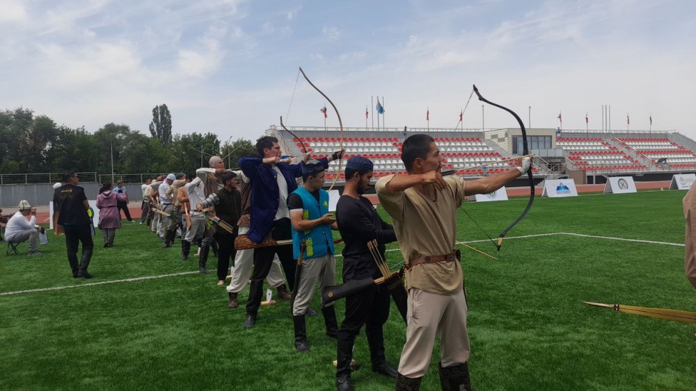 В селе Шамалган проходят чемпионаты казахстанских лучников