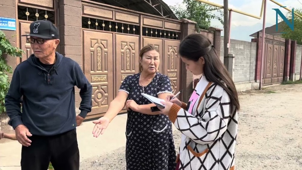 Райымбек округінің тұрғындары үш бірдей көшеде асфальттың жоқтығына наразы (Видео)